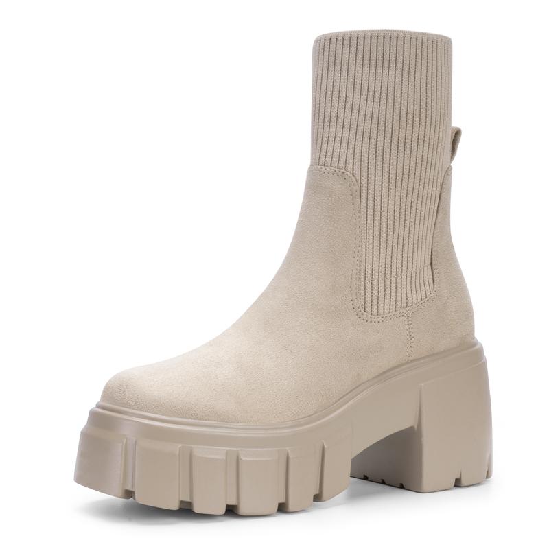 Avirelle Chunky Chelsea Boots