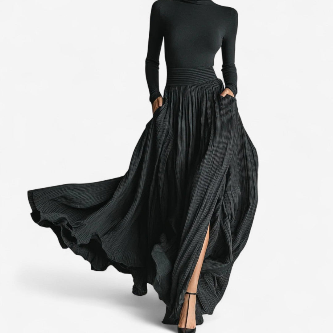 Aureline Noir Flow Gown