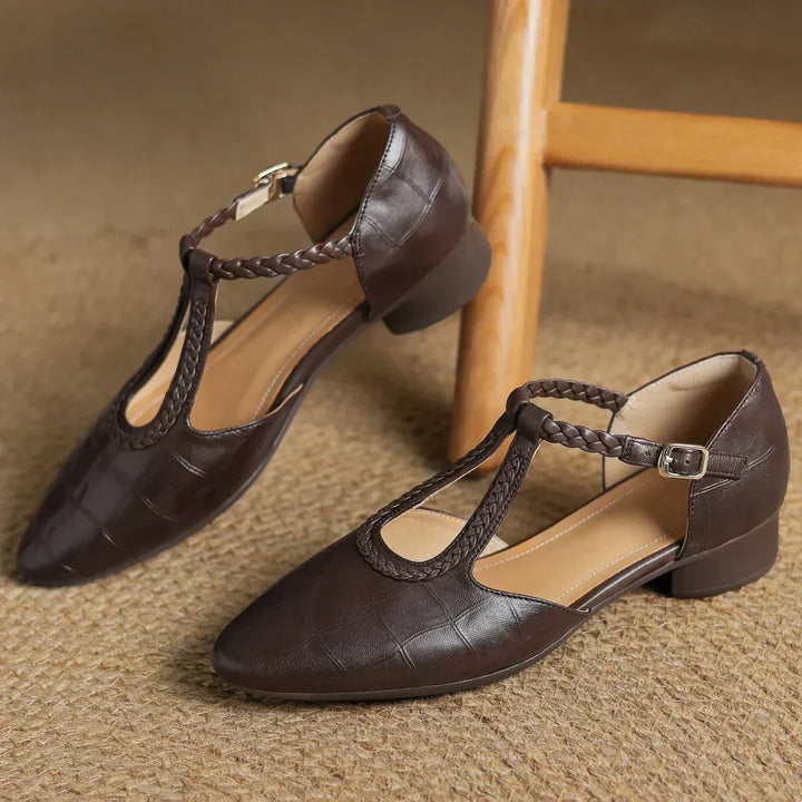 Valoria Classic Mary Janes